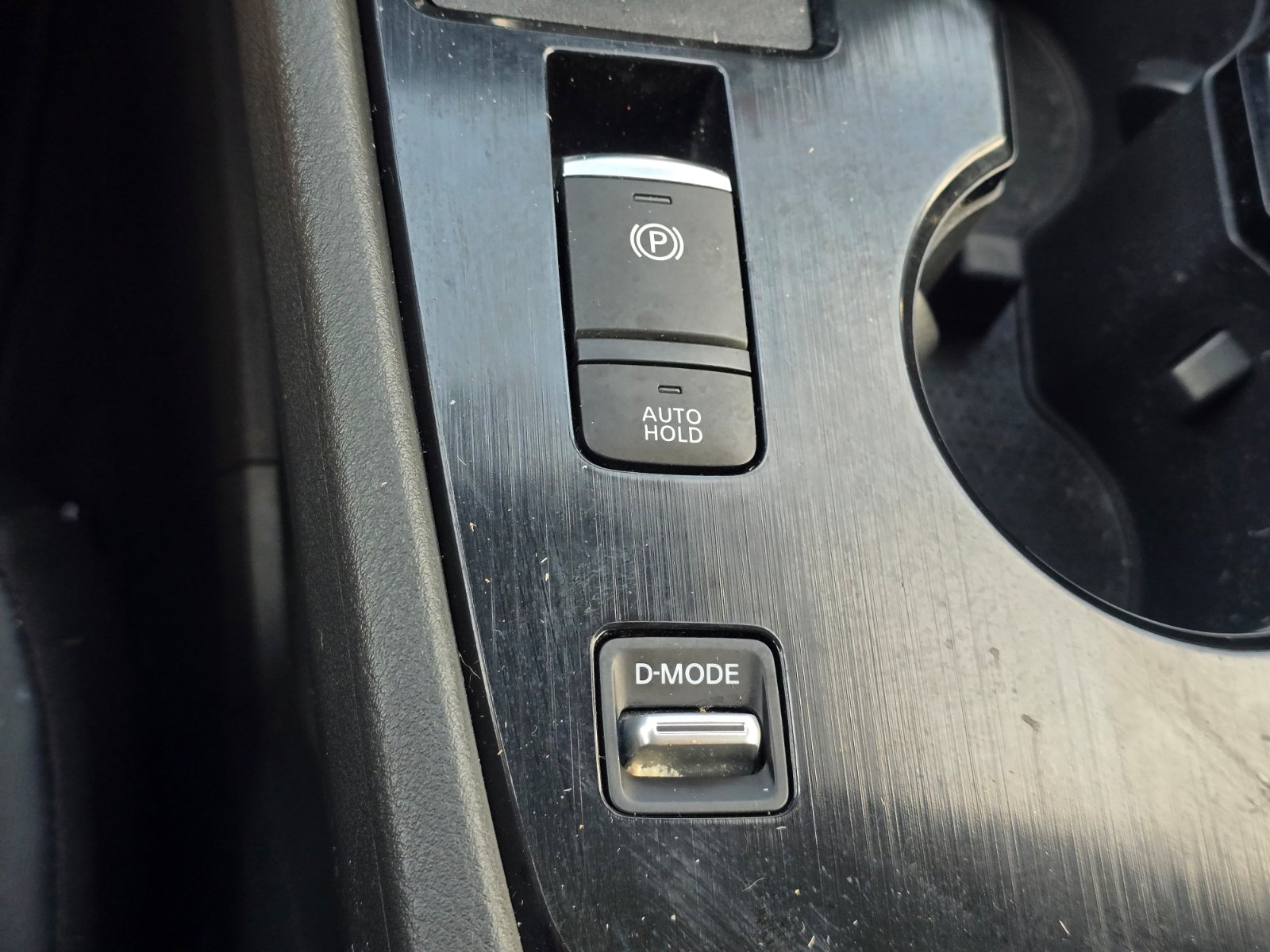 Used 2025 Nissan Rogue SV w/ SV Premium Package FWD image 19