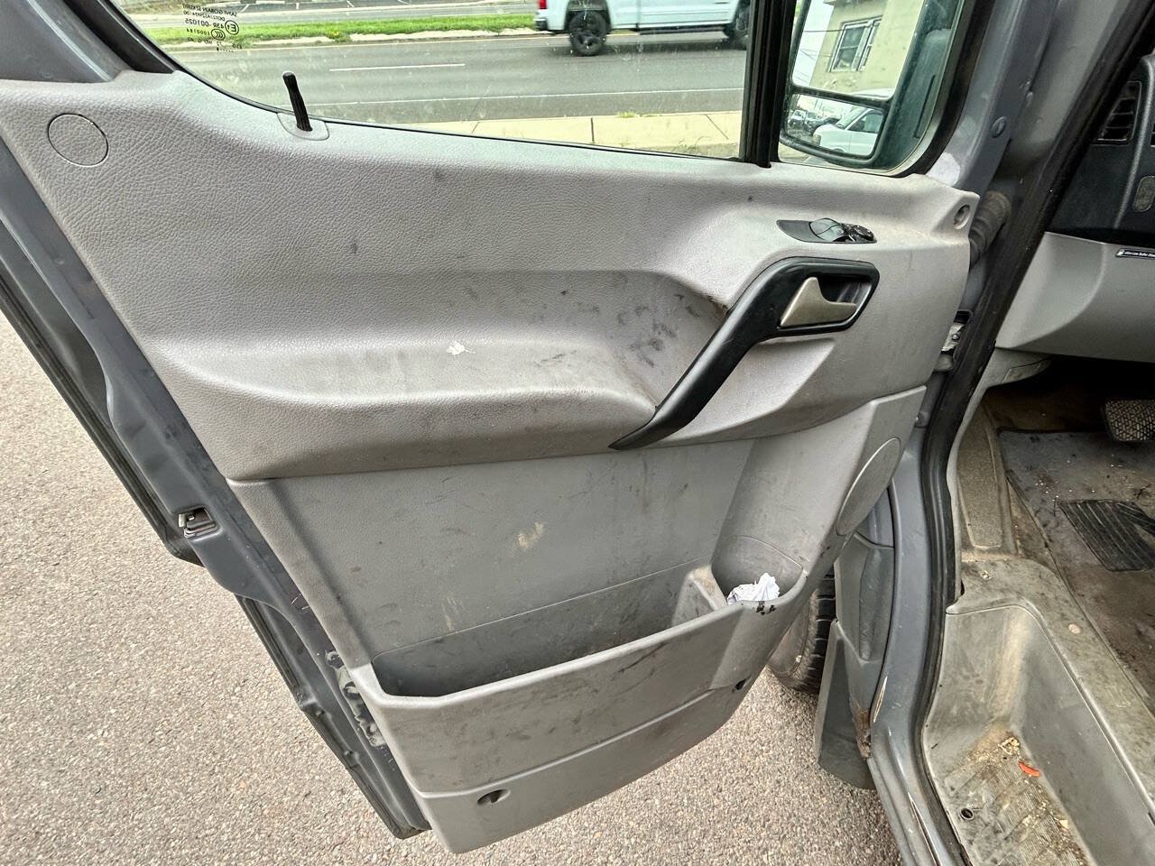 Used 2008 Dodge Sprinter 2500 RWD image 10