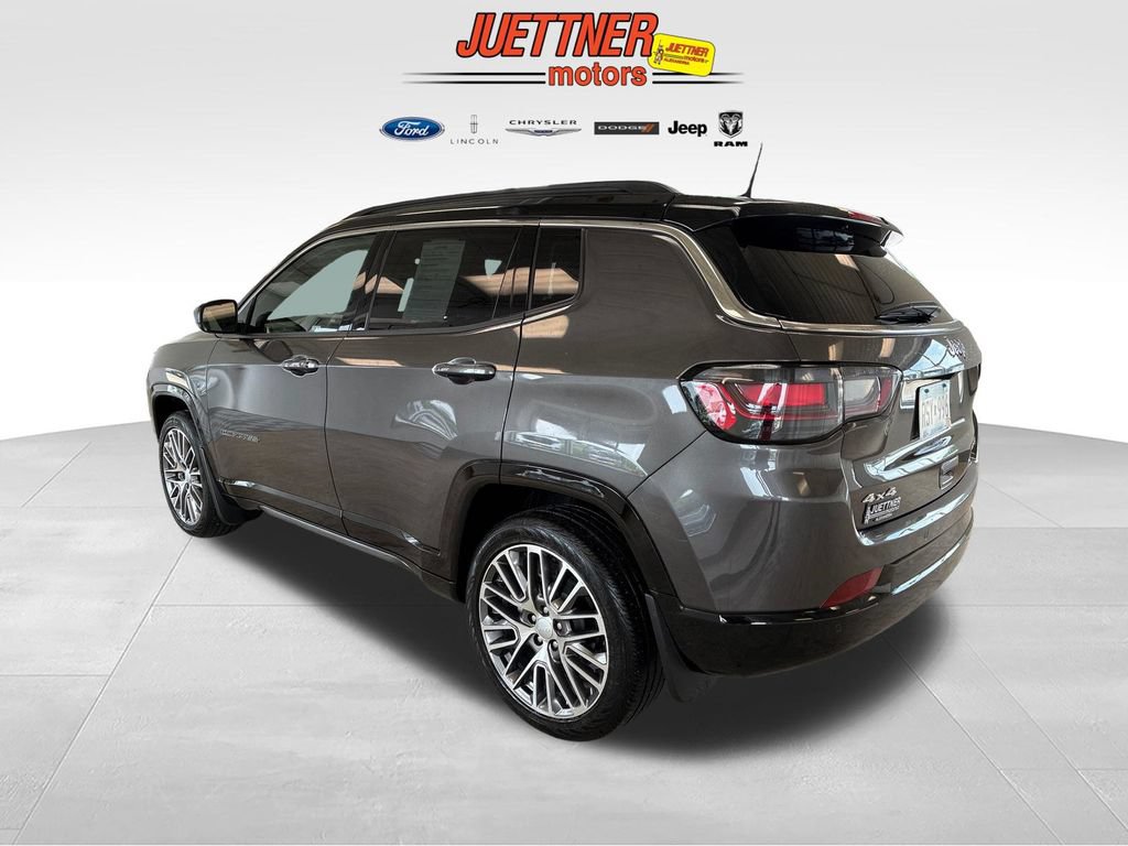 Used 2024 Jeep Compass Limited w/ Elite Group AWD/4WD image 3