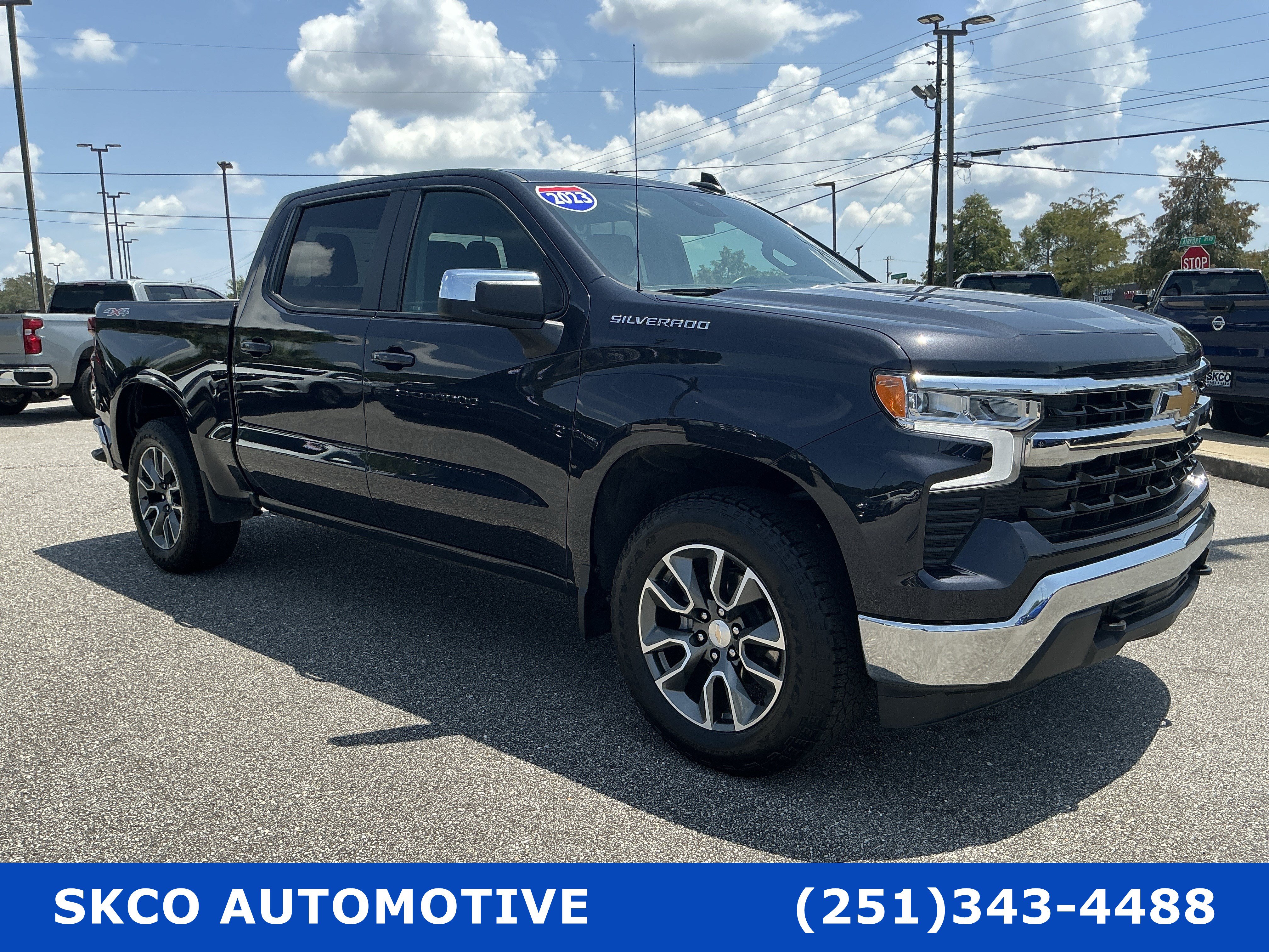 Used 2023 Chevrolet Silverado 1500 LT AWD/4WD image 7