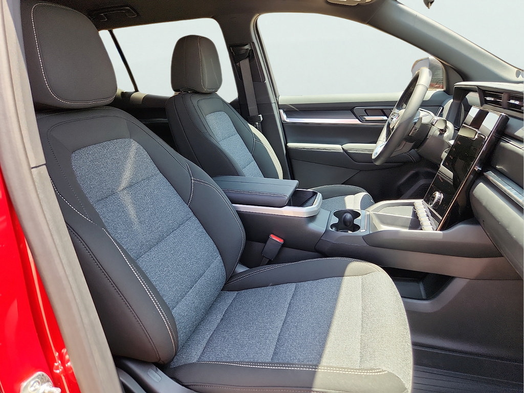 New 2027 GMC Terrain Elevation w/ LPO, Floor Liner Package FWD image 17