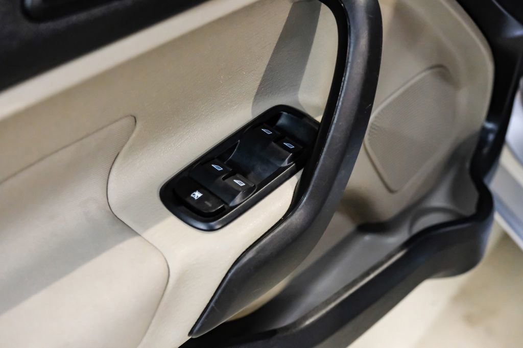 Used 2019 Ford Fiesta SE image 39