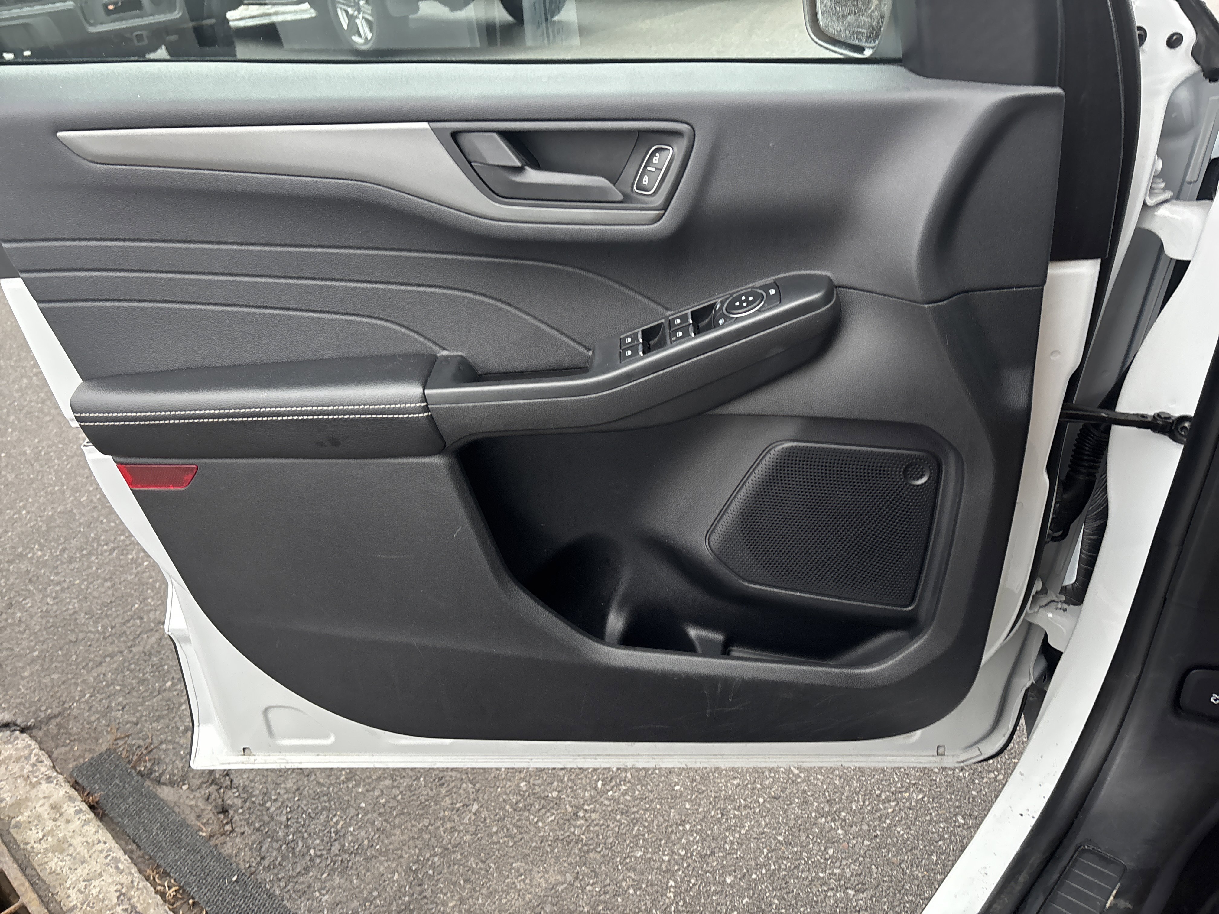 Used 2025 Ford Escape Active image 15