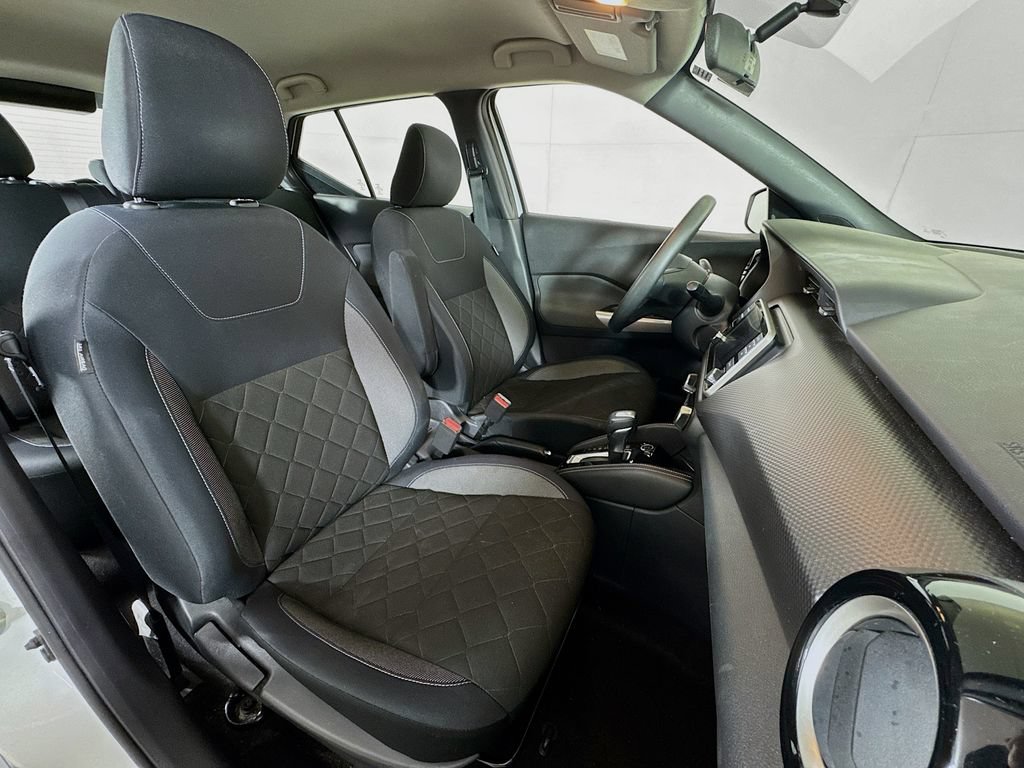 Used 2018 Nissan Kicks SV FWD image 25