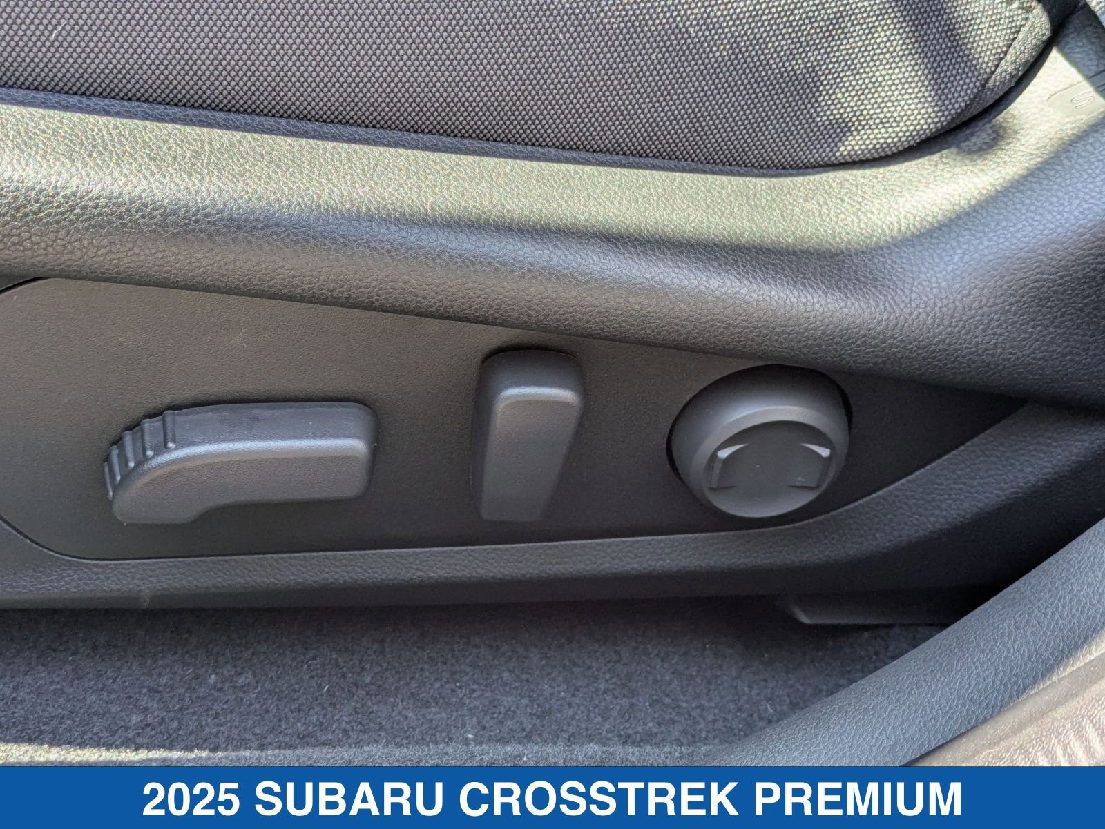 Certified 2025 Subaru Crosstrek 2.0i Premium image 8