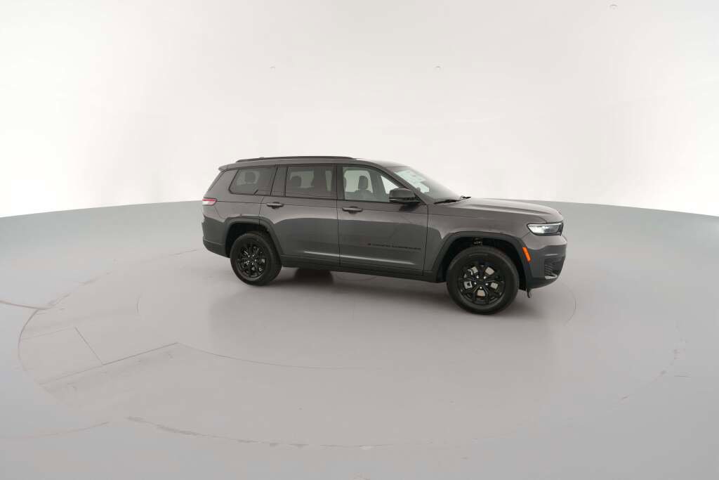 New 2025 Jeep Grand Cherokee L Laredo image 15