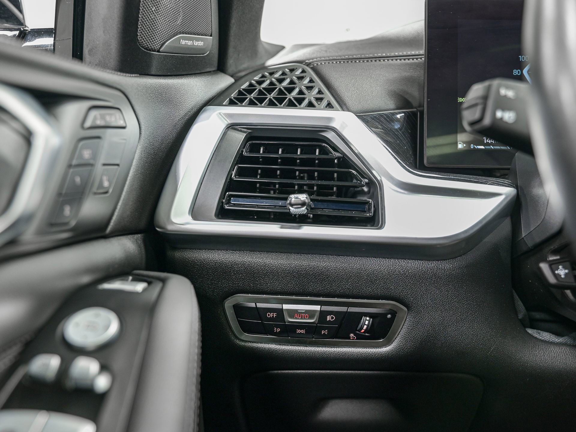 Used 2023 BMW X7 xDrive40i w/ M Sport Package image 18