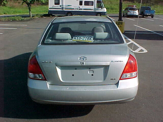 Used 2003 Hyundai Elantra GLS image 7