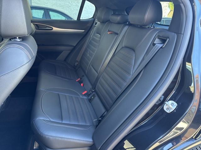 New 2025 Alfa Romeo Stelvio Sprint image 16