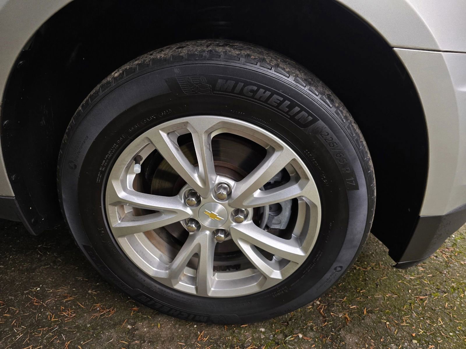 Used 2017 Chevrolet Equinox LT FWD image 9