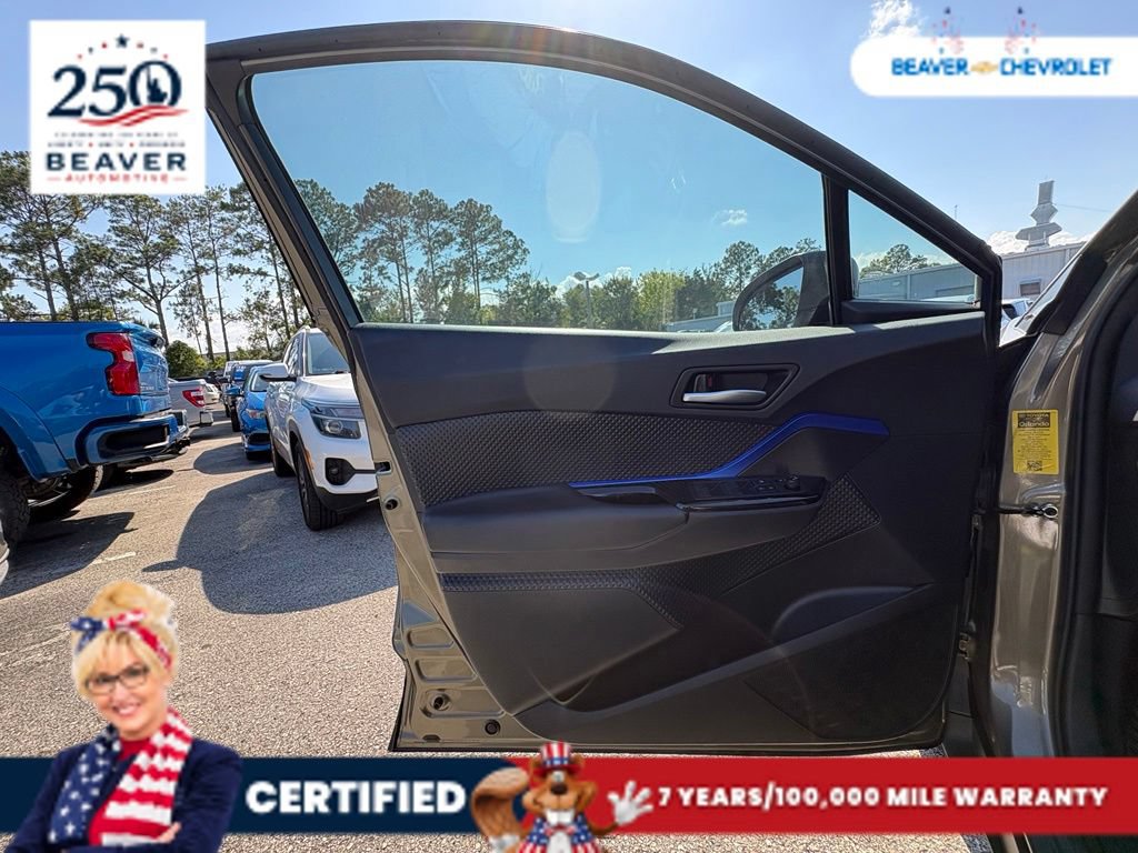 Used 2021 Toyota C-HR XLE FWD image 28