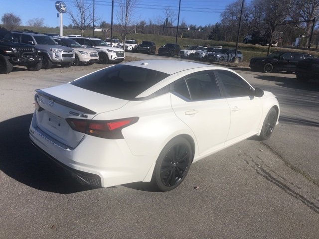 Used 2022 Nissan Altima 2.5 SR w/ Midnight Edition Package image 5