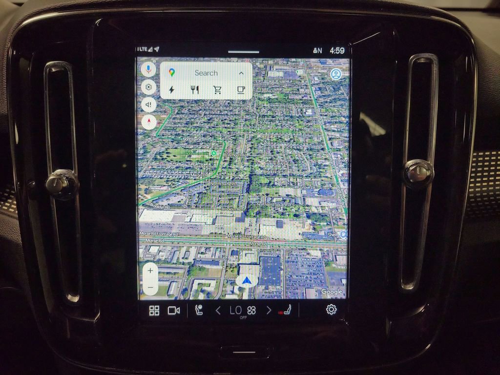 Used 2021 Volvo XC40 P8 Recharge w/ Advanced Package image 19