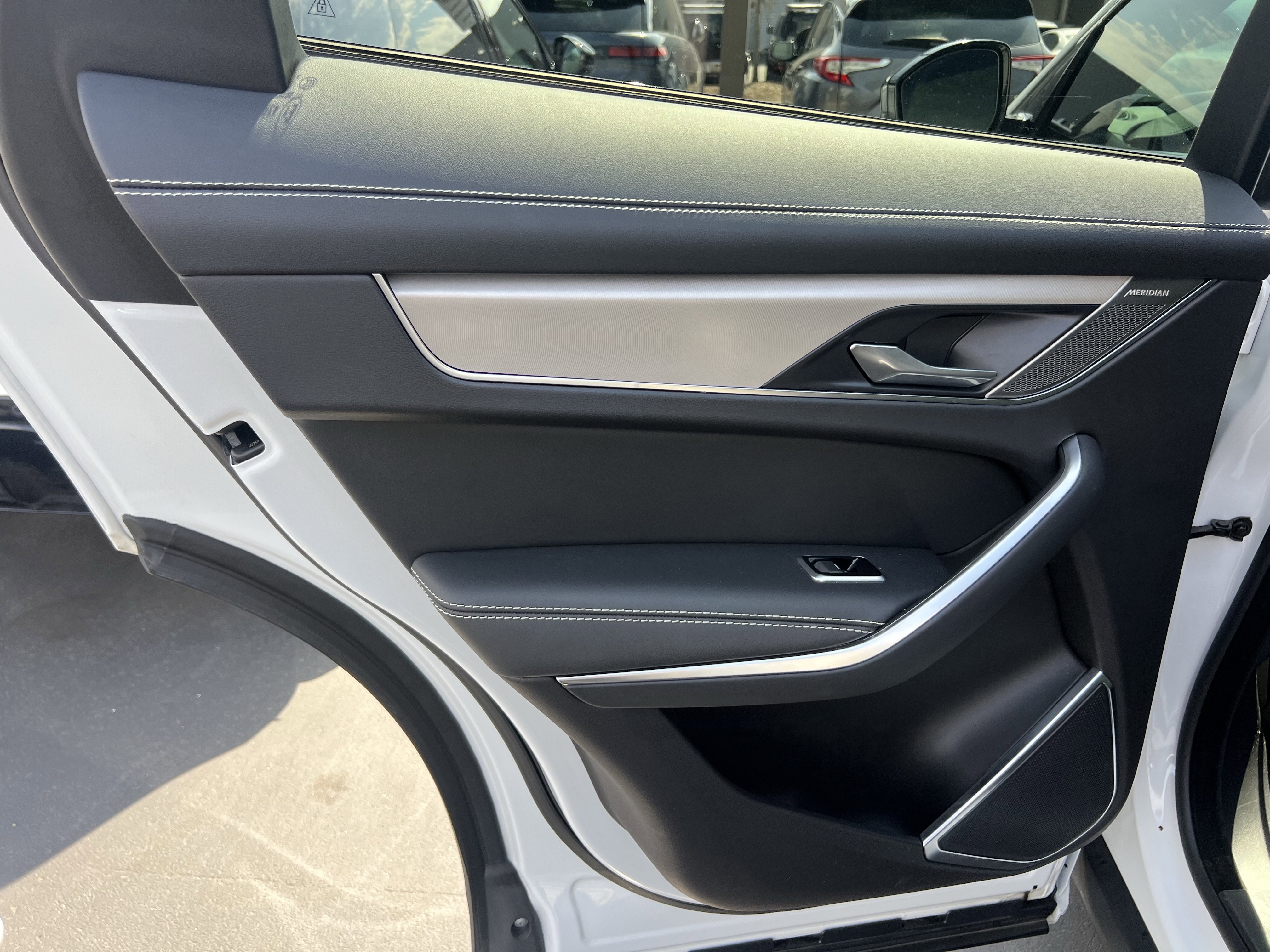 Certified 2025 Jaguar F-PACE R-Dynamic S image 28