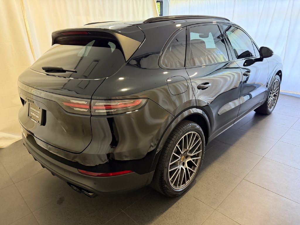 Certified 2023 Porsche Cayenne Platinum Edition AWD/4WD image 9