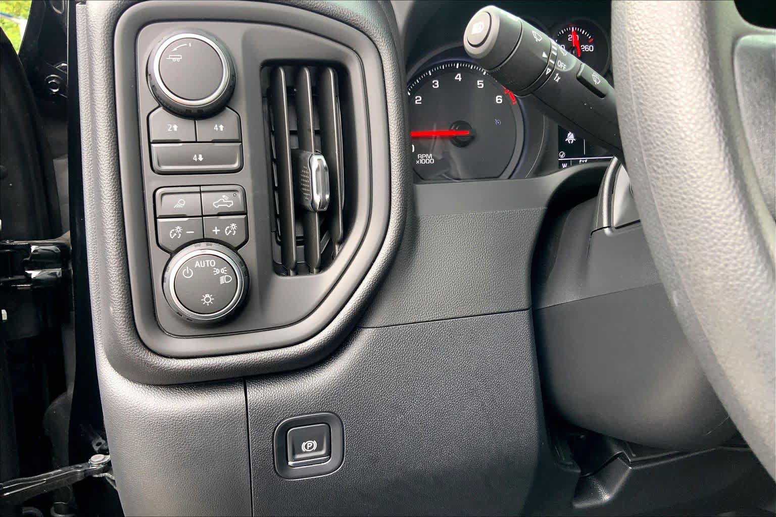 Used 2026 Chevrolet Silverado 2500 Custom w/ Custom Value Package AWD/4WD image 33