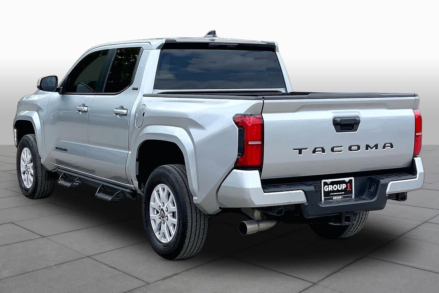 Used 2025 Toyota Tacoma SR5 image 12