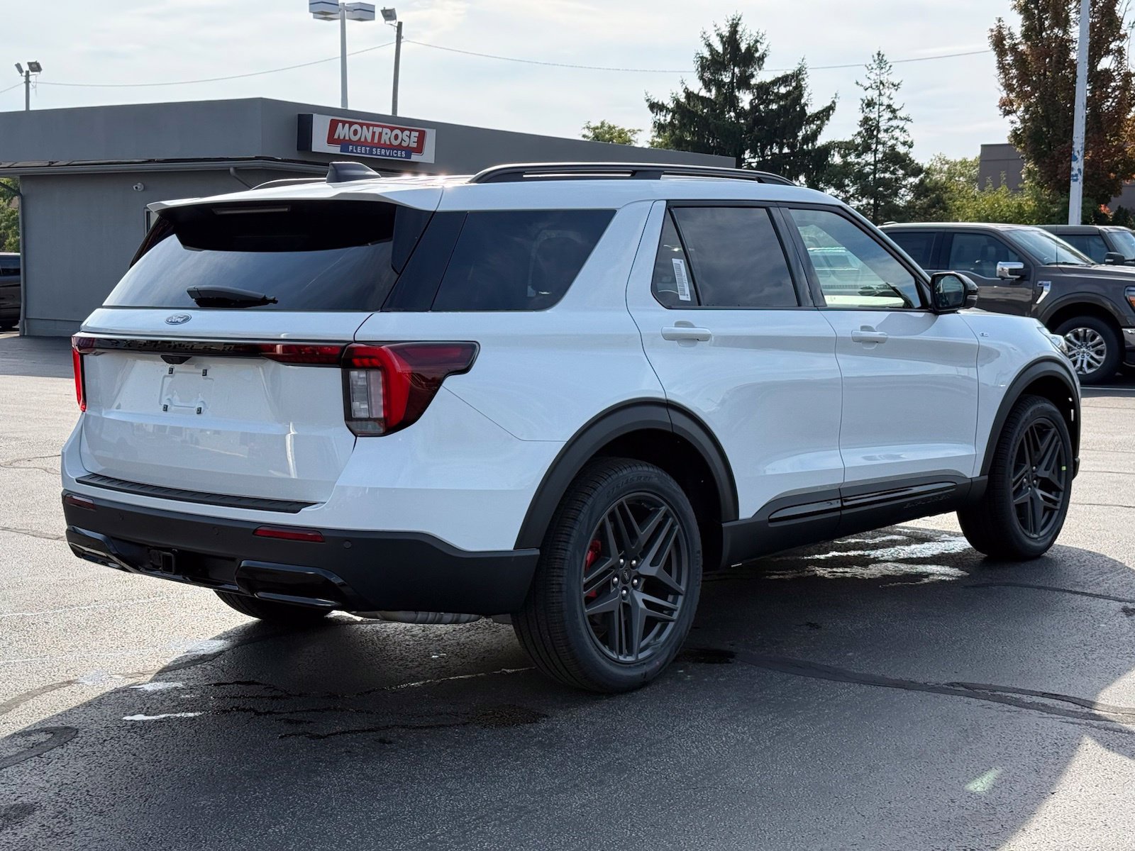 New 2027 Ford Explorer ST-Line w/ Premium Package AWD/4WD image 6