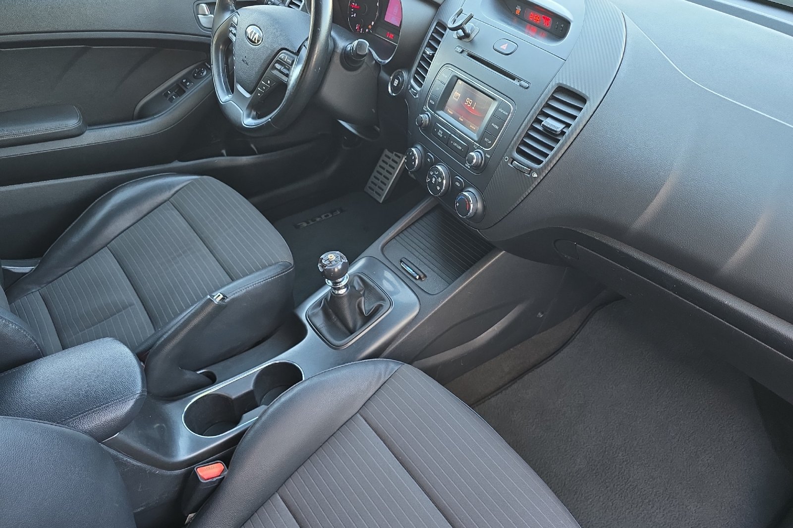 Used 2015 Kia Forte Koup SX FWD image 14