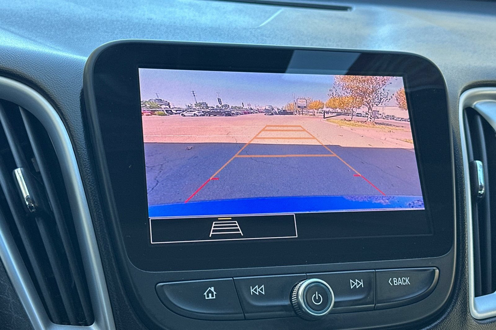 Used 2023 Chevrolet Malibu LT FWD image 18