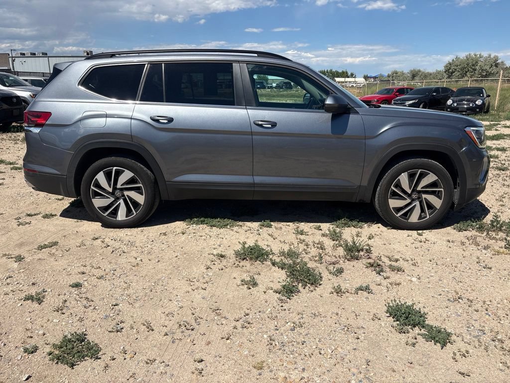Used 2024 Volkswagen Atlas SE AWD/4WD image 6