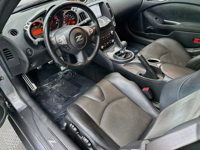 Used 2017 Nissan 370Z Touring RWD image 21