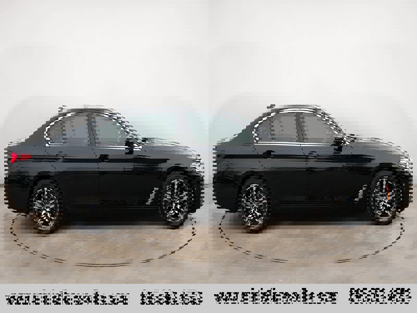 Used 2023 BMW 530i xDrive w/ Convenience Package image 2