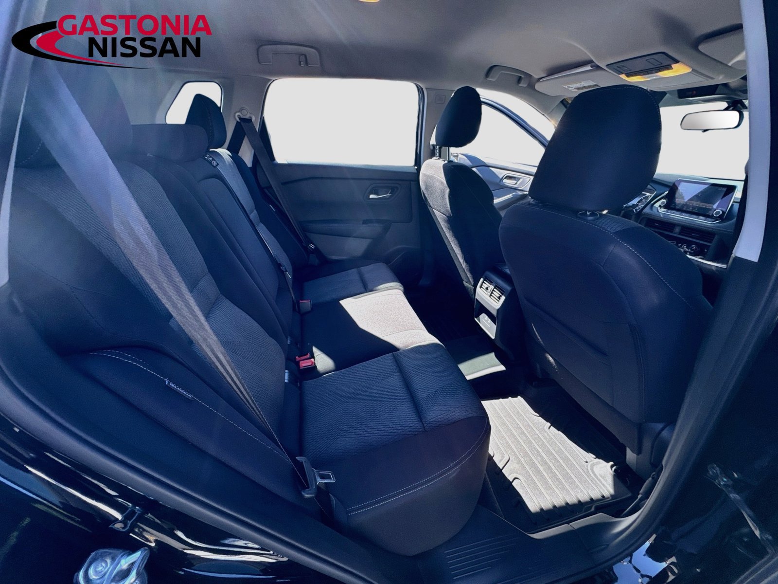 Used 2026 Nissan Rogue SV w/ Cold Weather Package FWD image 34