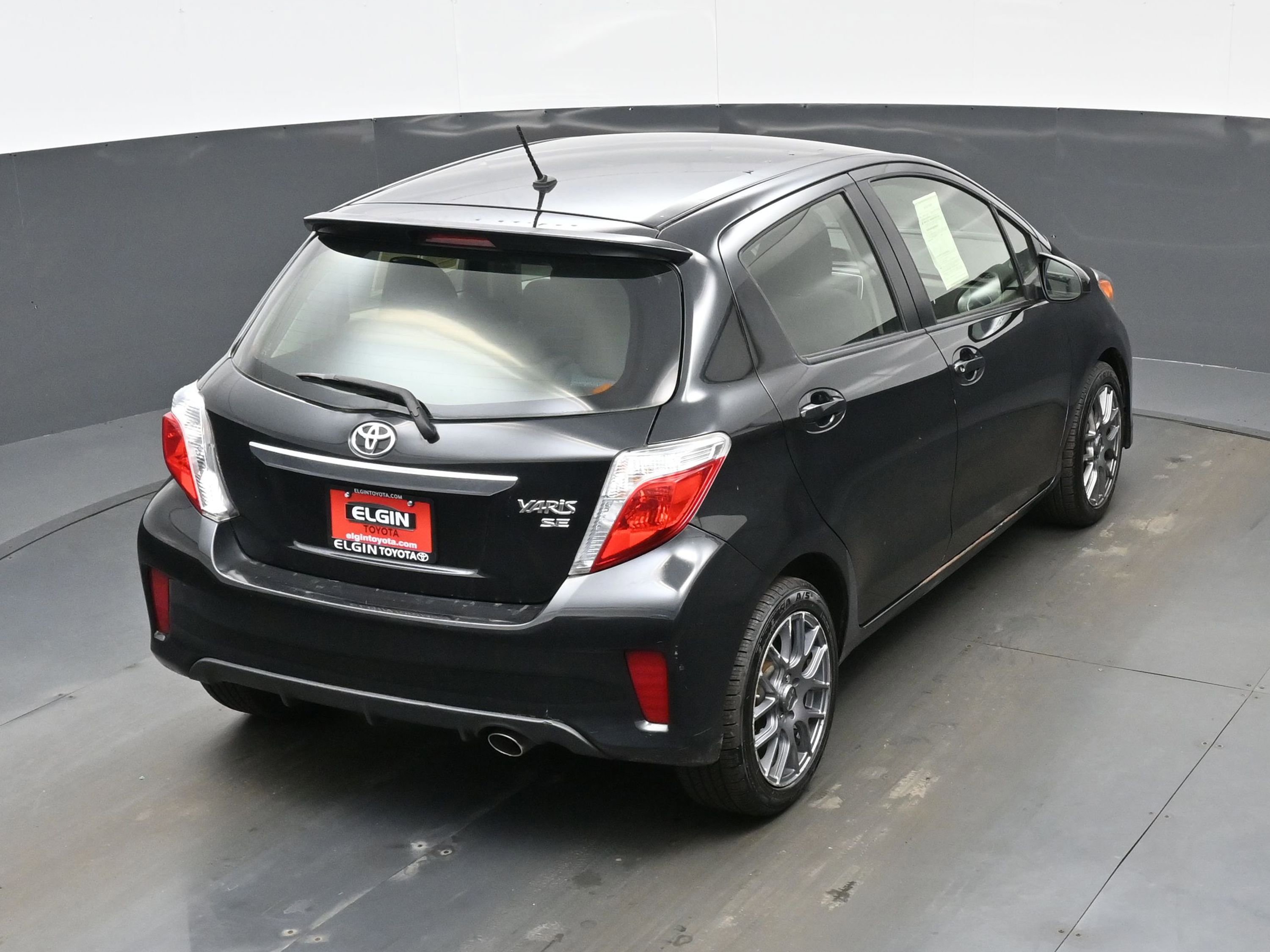 Used 2014 Toyota Yaris SE FWD image 36