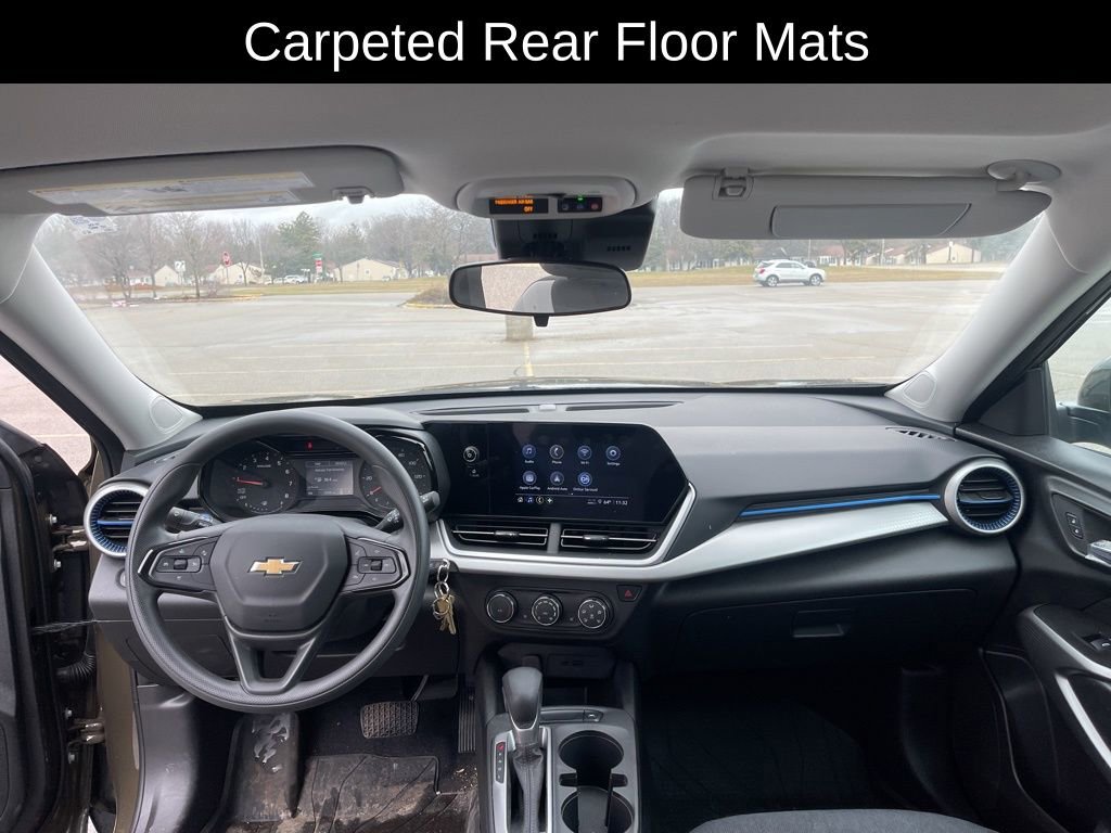 Used 2024 Chevrolet Trax LS w/ LS Convenience Package image 14