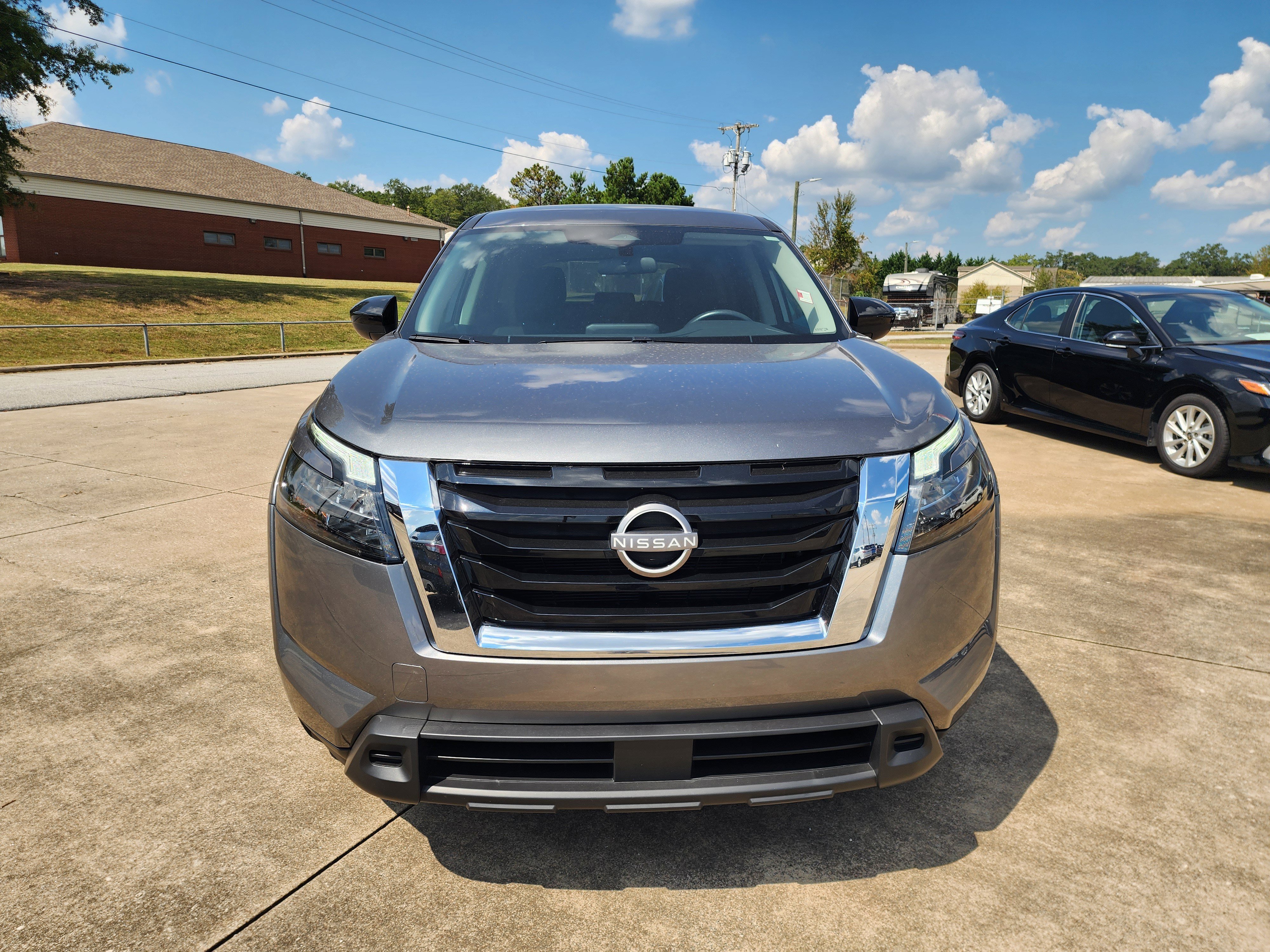 Used 2024 Nissan Pathfinder S image 10