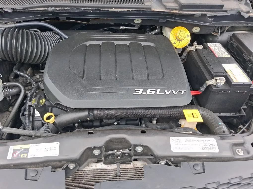 Used 2018 Dodge Grand Caravan SE w/ UConnect Hands-Free Group FWD image 9