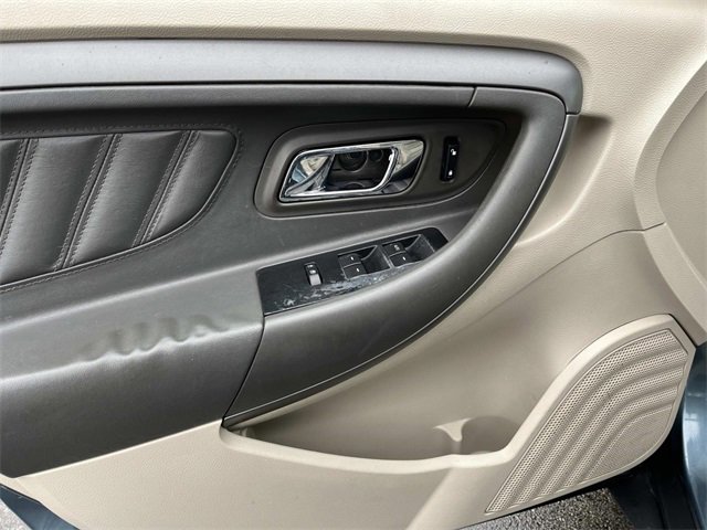 Used 2010 Ford Taurus SEL image 24