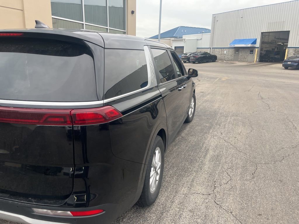 Used 2022 Kia Carnival LX FWD image 13