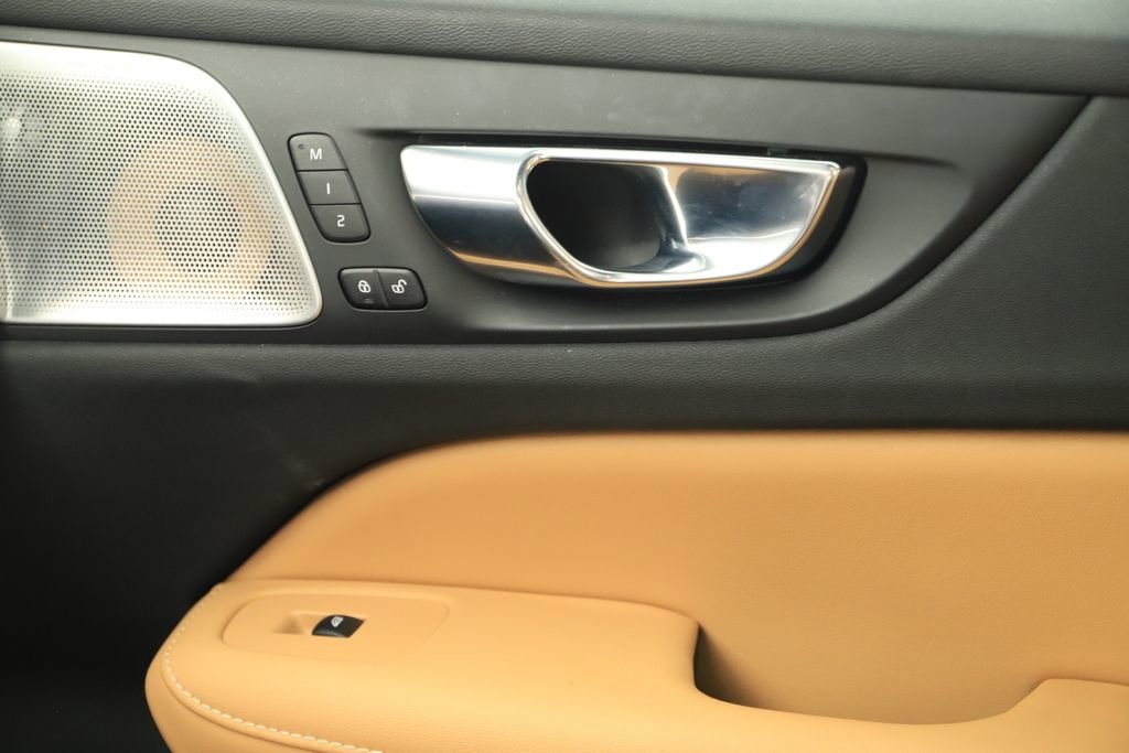 Used 2020 Volvo S60 T6 Inscription image 30