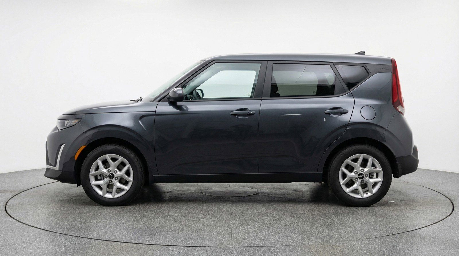 Used 2025 Kia Soul LX w/ LX Technology Package image 3