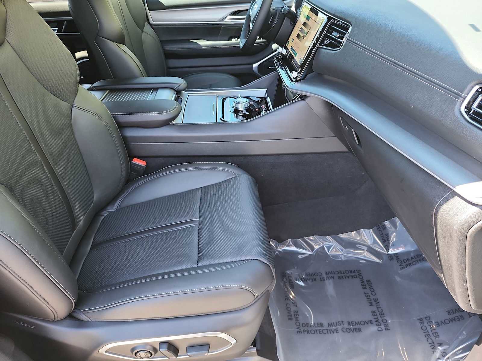 New 2026 Jeep Grand Wagoneer 4WD image 4