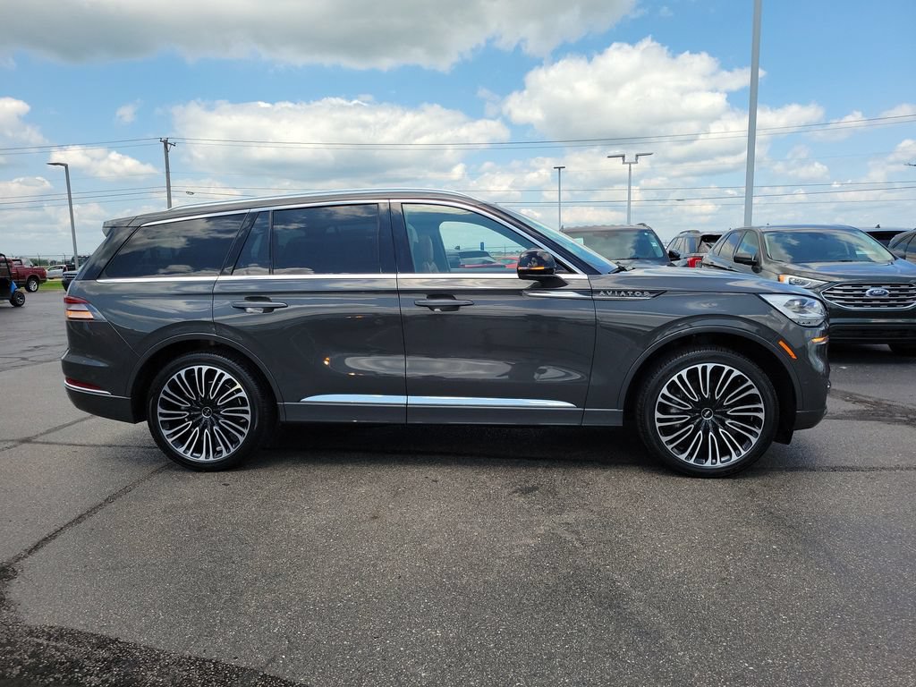 Certified 2024 Lincoln Aviator Black Label w/ Class IV Trailer Tow Package AWD/4WD image 3