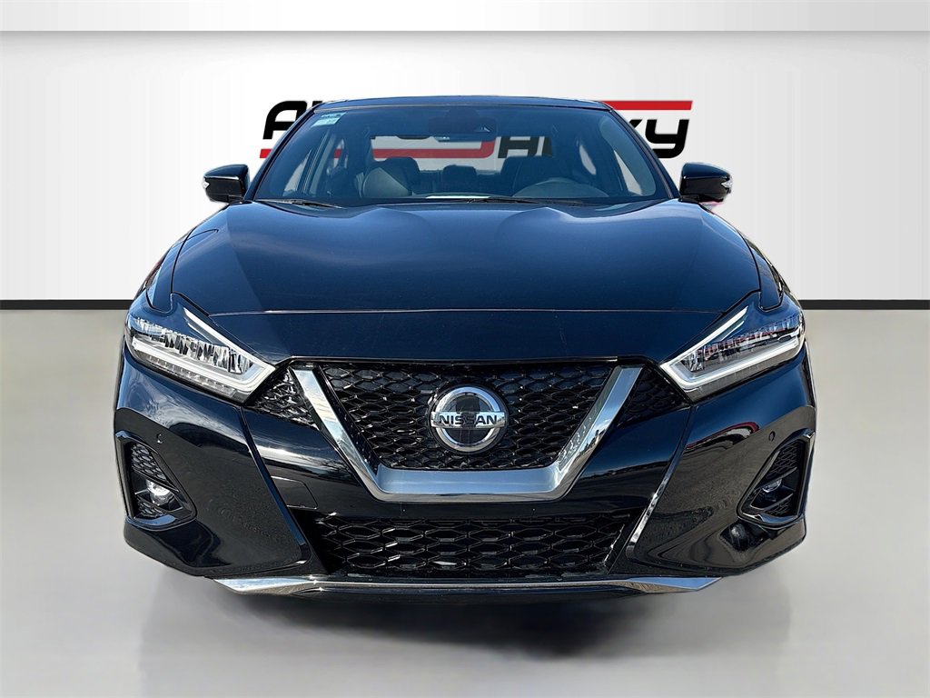 Used 2023 Nissan Maxima SR w/ Sport Mat Group image 2