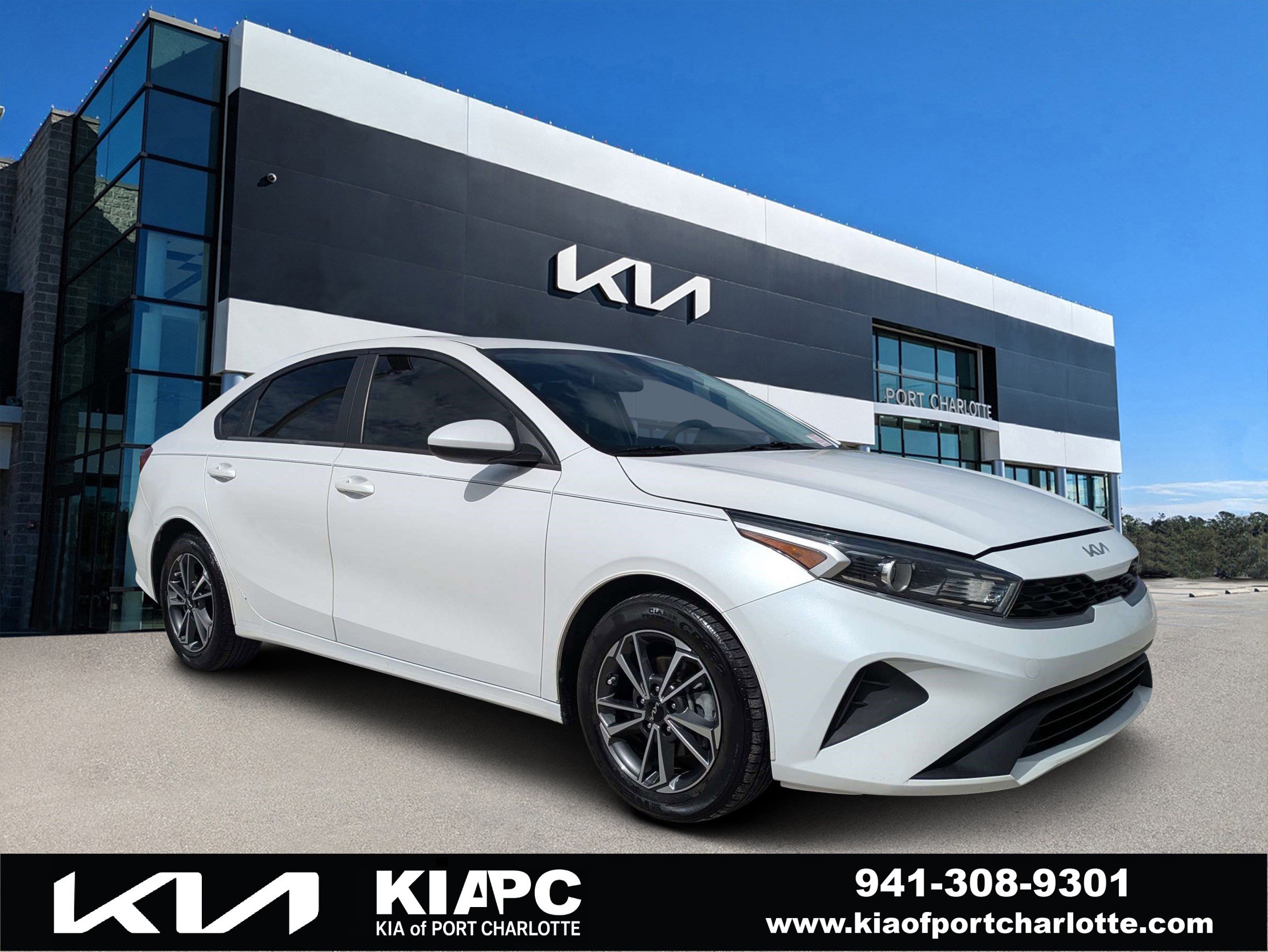 Certified 2022 Kia Forte LXS FWD image 1