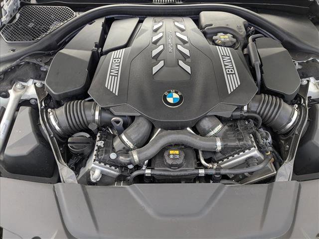 Used 2022 BMW 750i xDrive w/ Executive Package image 24