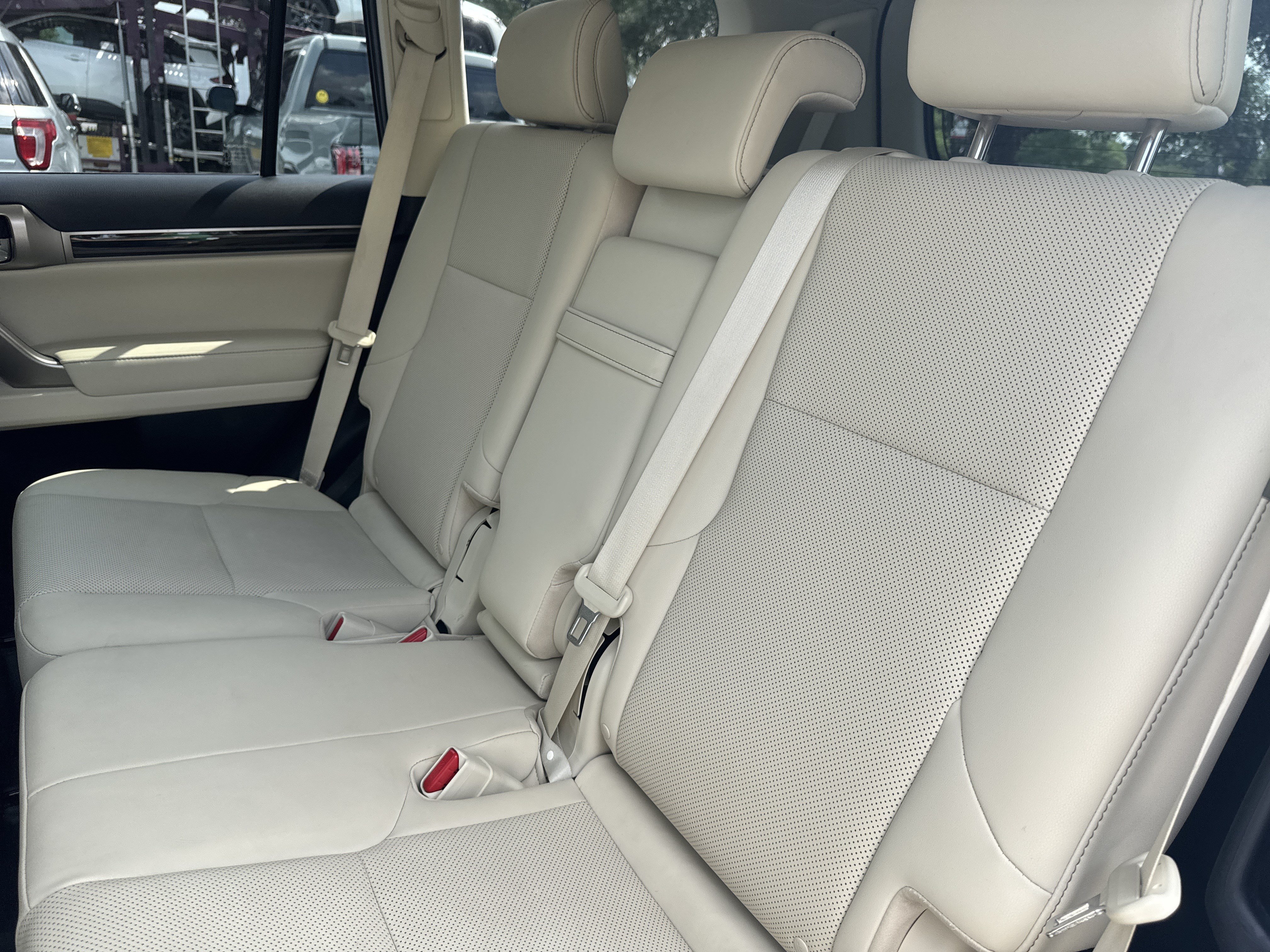 Used 2021 Lexus GX 460 Premium w/ Premium Package AWD/4WD image 25