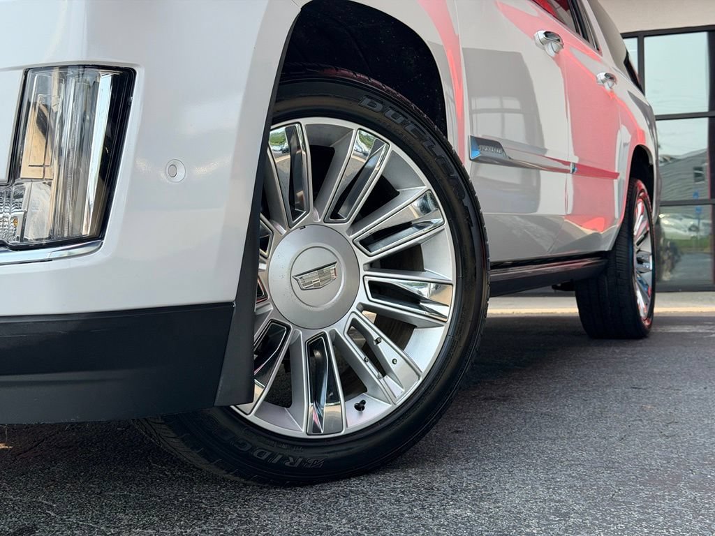 Used 2019 Cadillac Escalade ESV Platinum AWD/4WD image 2