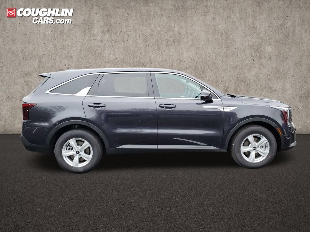 New 2026 Kia Sorento LX FWD image 9