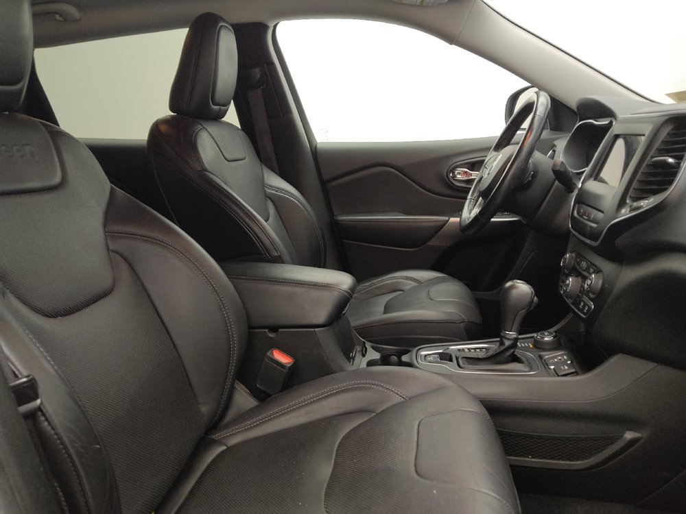Used 2020 Jeep Cherokee Latitude Lux w/ Comfort/Convenience Group AWD/4WD image 21