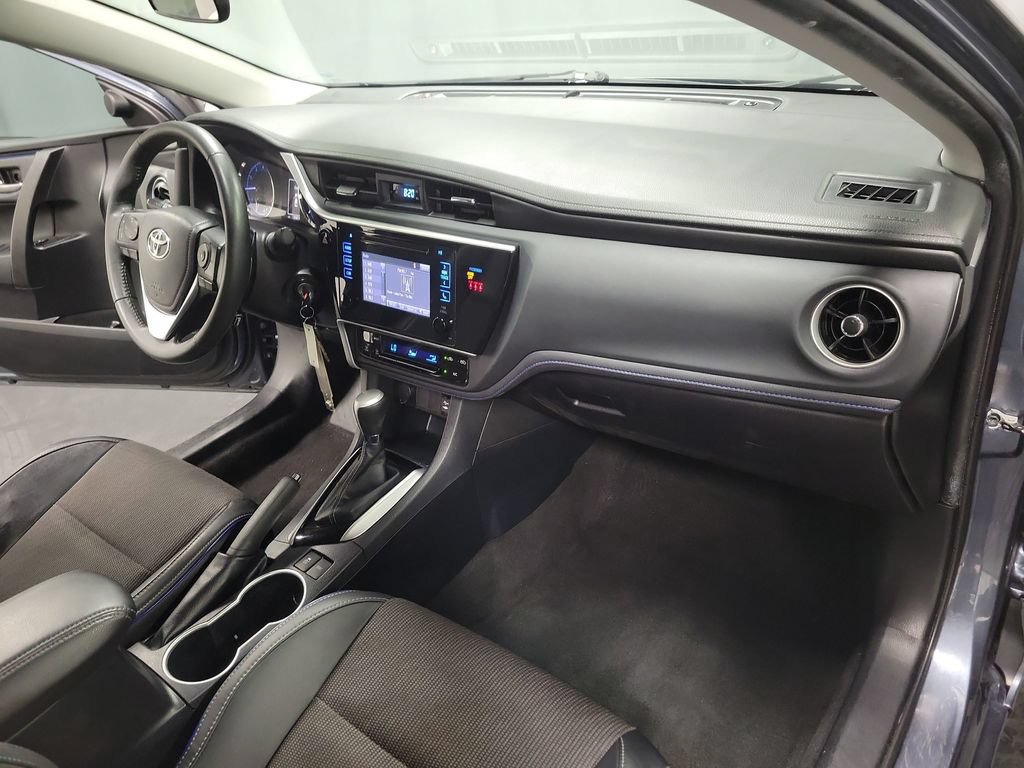 Used 2018 Toyota Corolla SE FWD image 31