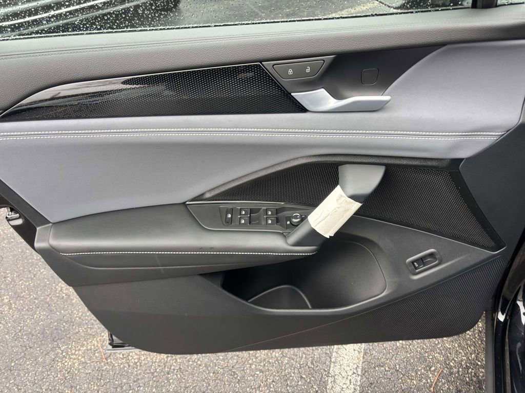 New 2026 Volkswagen Tiguan SE image 11