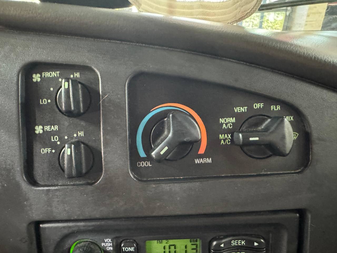 Used 2006 Ford E-350 and Econoline 350 XL RWD image 23