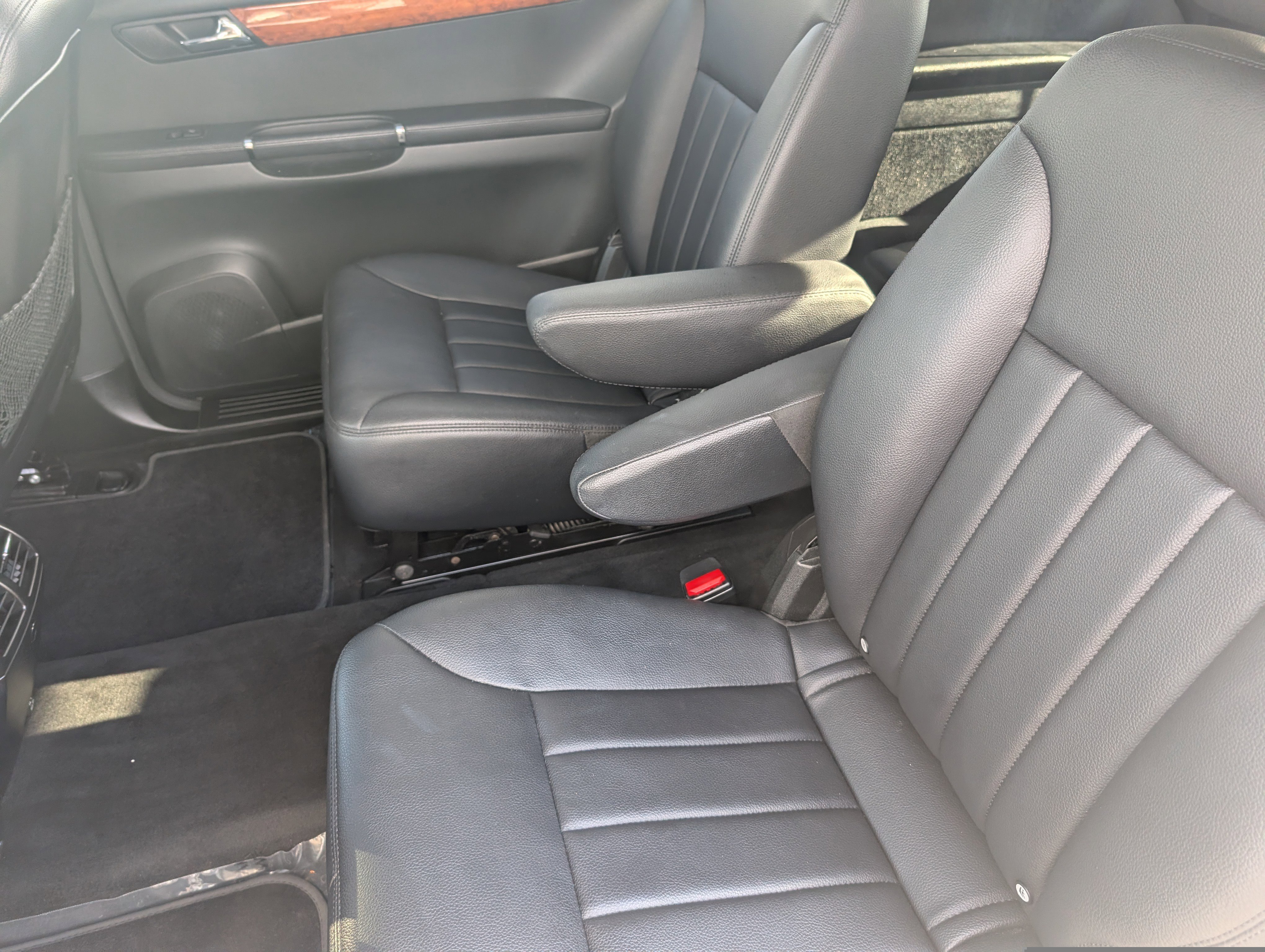 Used 2008 Mercedes-Benz R 350 4MATIC image 26