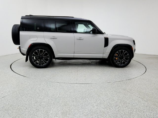 New 2026 Land Rover Defender 110 OCTA AWD/4WD image 4